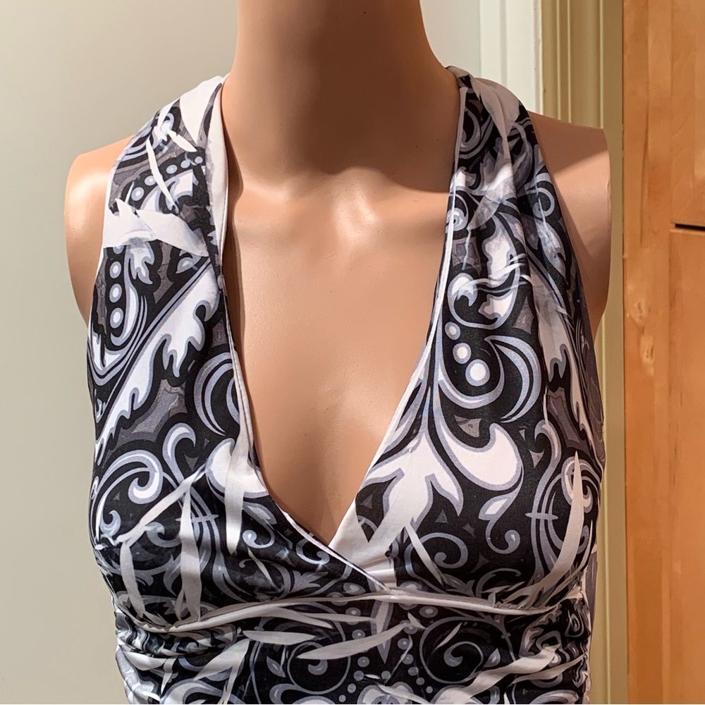 BODY CENTRAL.‎ Cute Halter mini dress. Sz S. Black/ Gray/White. Padded cu…